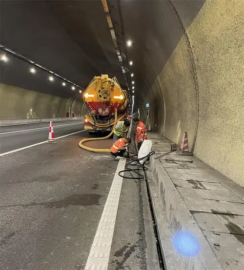 林口隧道排水渠清淤